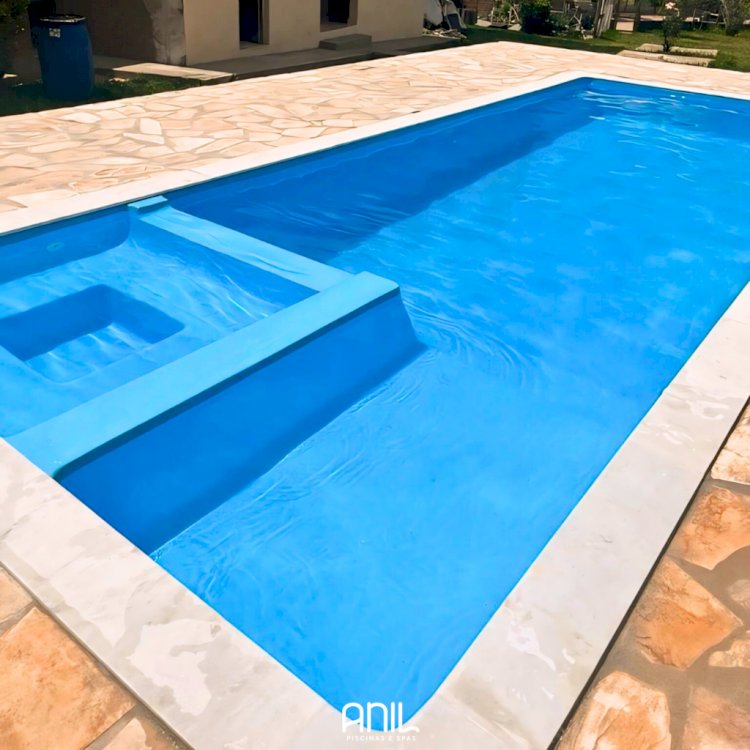 Bebê de 7 meses morre após cair em piscina em Tangará da Serra