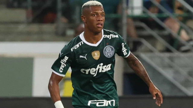 Botafogo anuncia o volante Danilo, ex-Palmeiras, até 2029
