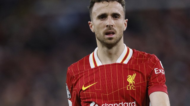 Diogo Jota, atacante do Liverpool, morre em acidente na Espanha