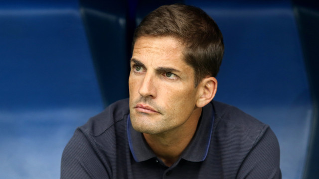 Técnico doa metade do salário após time levar goleada: 'Nunca me senti tão envergonhado'