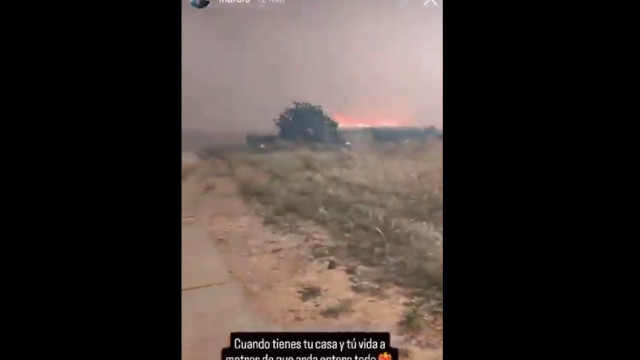 Ex-jogador espanhol filma incêndio que quase destruiu sua casa