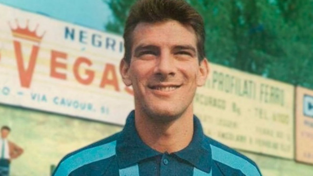 Reverenciado por Maradona, maior artilheiro brasileiro na Itália ganha biografia