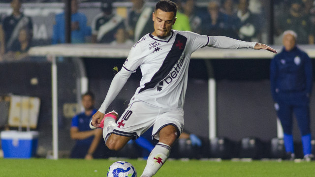 Coutinho celebra reencontro com Neymar em Vasco x Santos: 'Um privilégio tê-lo aqui'