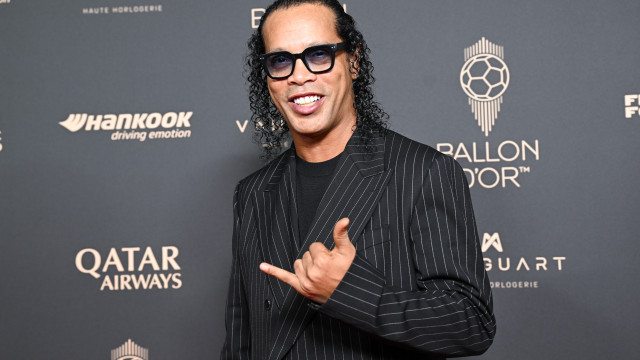 Ronaldinho desconversa sobre Seleção e arranca risadas na Bola de Ouro