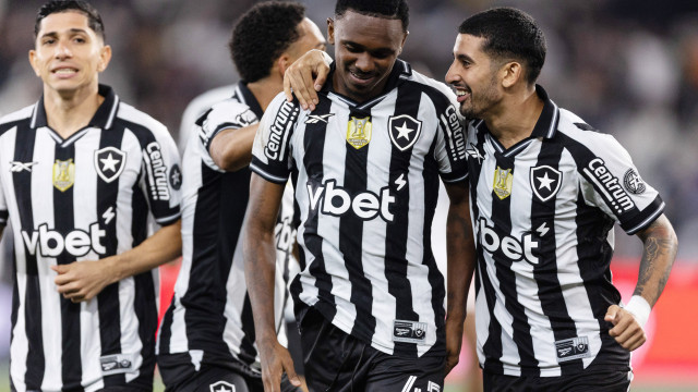 Botafogo vence confronto direto contra o Bahia e entra no G4 do Brasileiro