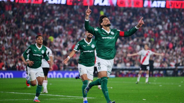 Palmeiras recebe River Plate para confirmar favoritismo e vaga nas semifinais da Libertadores