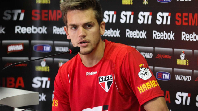 Rafael Tolói, do São Paulo, segue em tratamento e não enfrenta o Grêmio