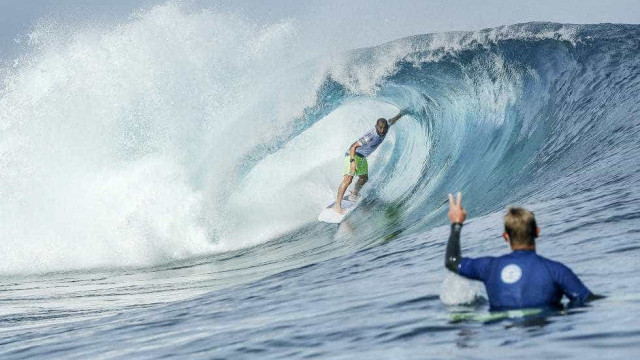 Brasil avança com seis no 1º dia do Challenger Series de Surfe em Portugal