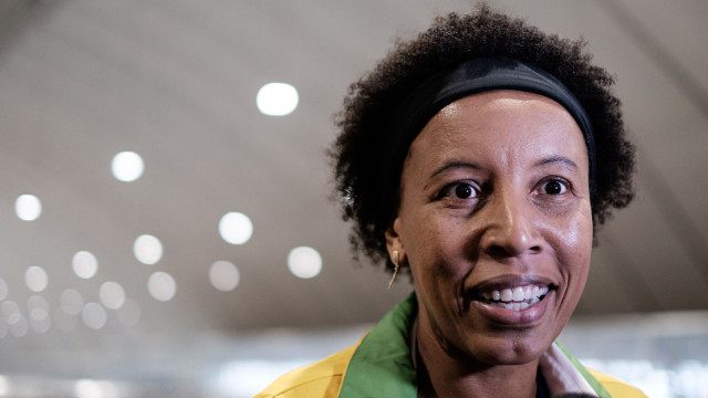 Janeth vê potencial no basquete brasileiro, mas diz que o esporte 'precisa de estrutura'