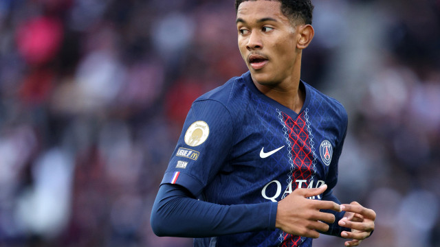 PSG supera ausência de melhor do mundo e bate Barcelona de virada