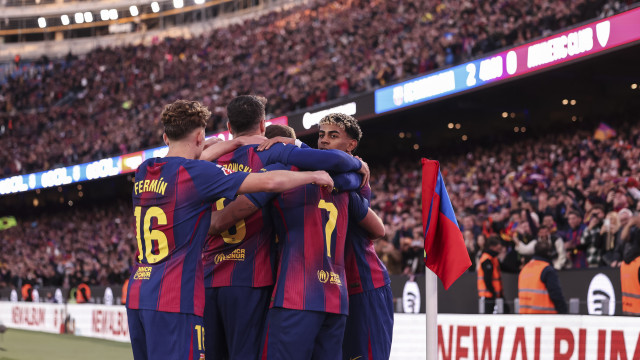 Barcelona volta ao Camp Nou após 2 anos e goleia o Athletic Bilbao