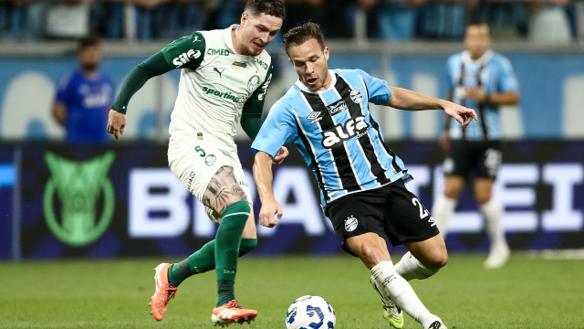 Palmeiras toma a virada, perde para Grêmio e título fica quase impossível