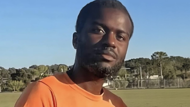 Jogador de futebol brasileiro morre após colisão com caminhão em Portugal