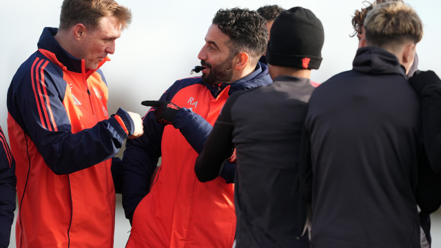 Fletcher assume Manchester United sem falar com Amorim: 