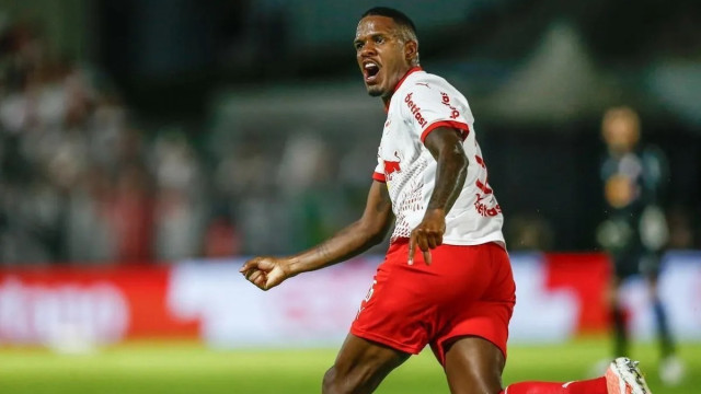 Zagueiro do Red Bull Bragantino é suspenso por 12 jogos por fala machista