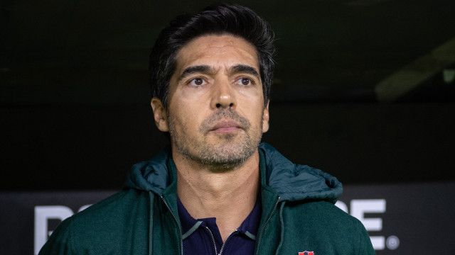 Abel lamenta empate do Palmeiras com Junior e alfineta Conmebol após pênalti com auxílio do VAR